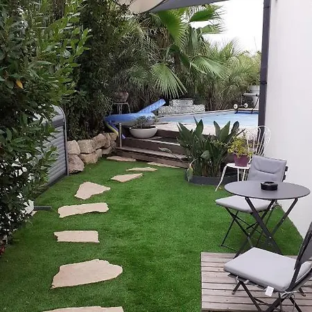 Les Palmiers Bed & Breakfast *