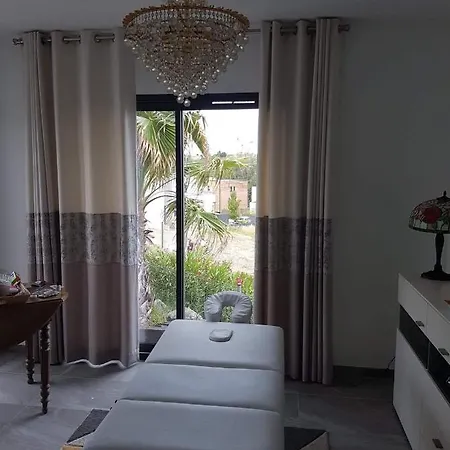 Les Palmiers Bed & Breakfast *